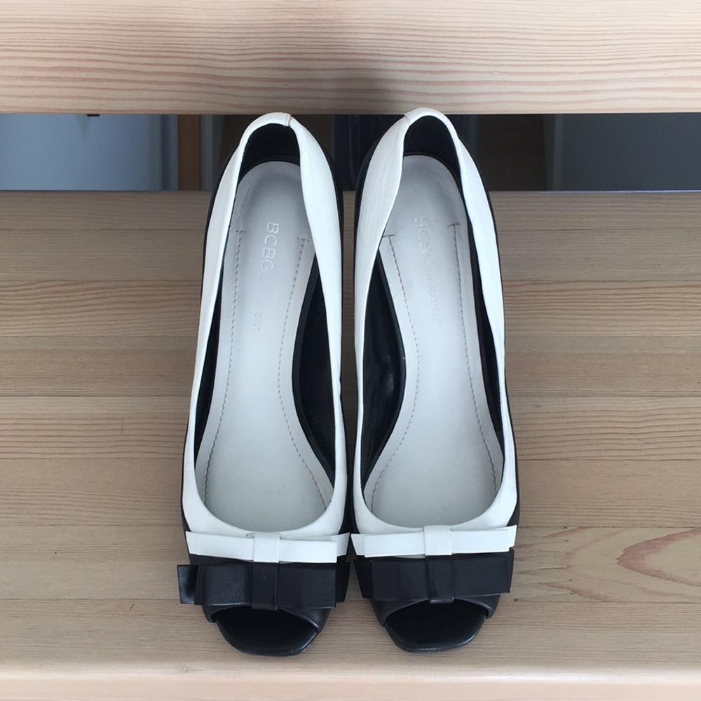 BCBG pumps